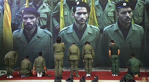 Hezbollah Parades Eight Militants From Prisoner Swap With israel